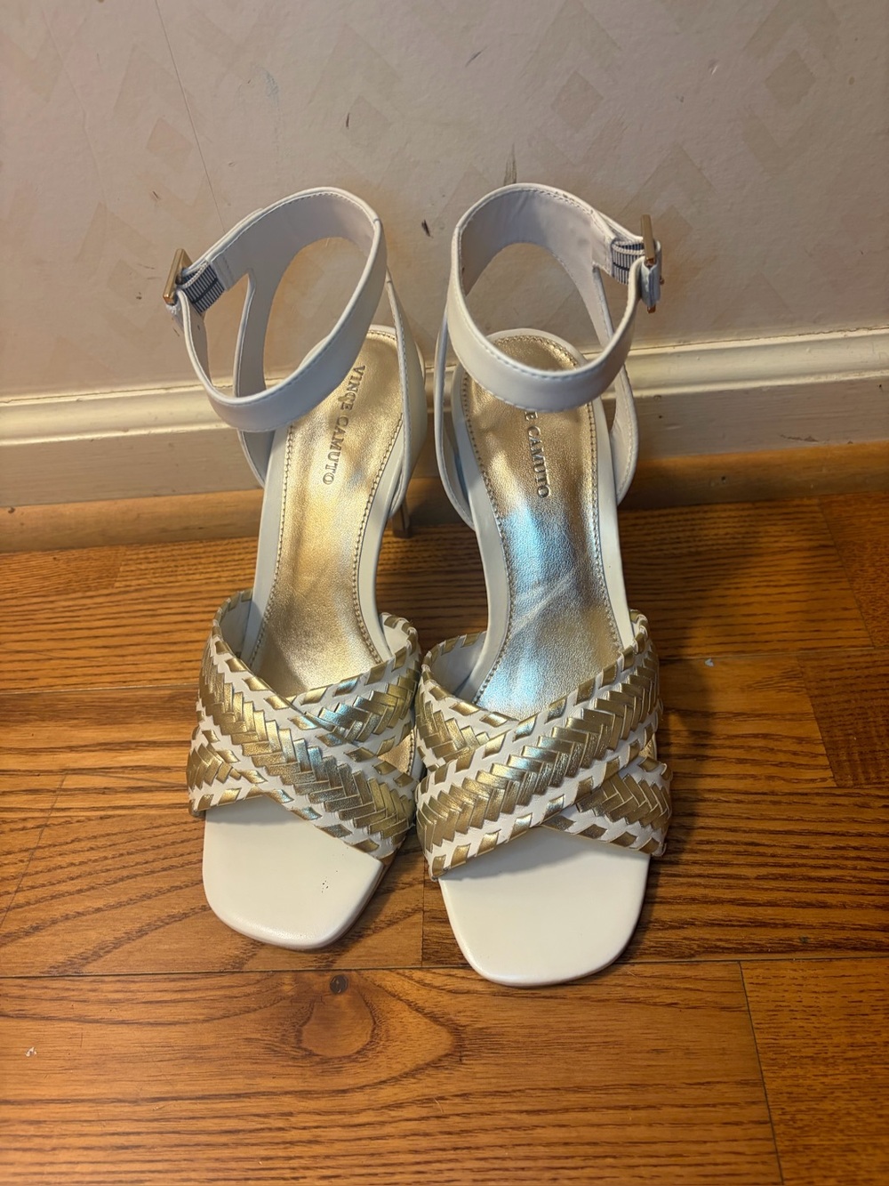 ⭐️🆕Vince Camuto Sz 9 White and Gold Braided Ankle-Strap Heels⭐️